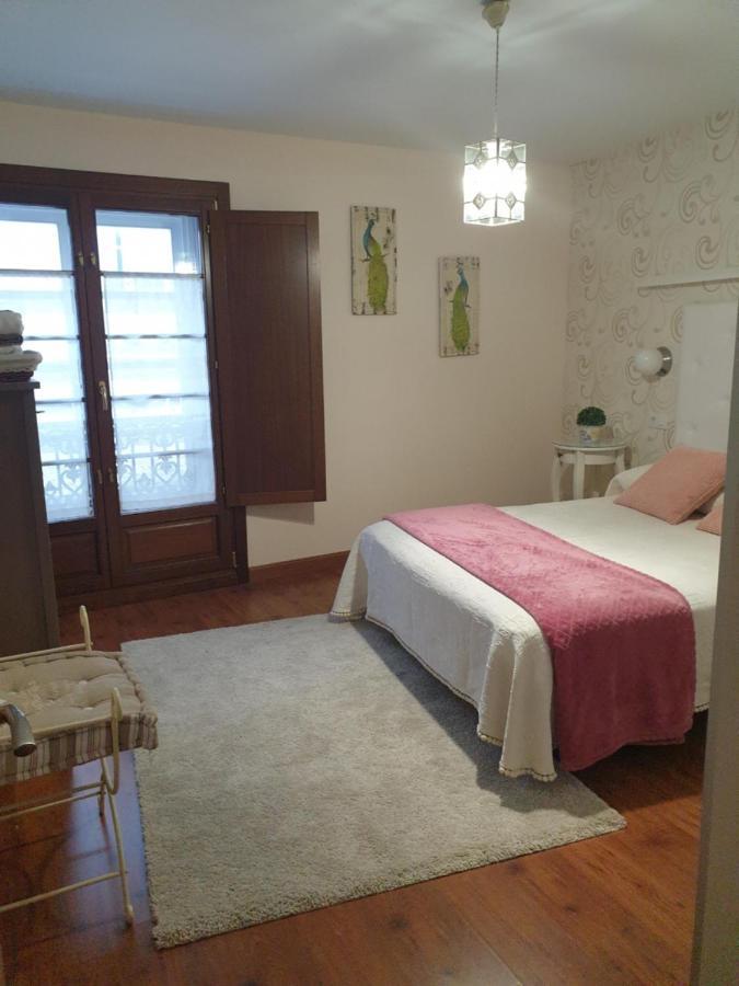 Apartamento Cine Colon Ribadeo Ngoại thất bức ảnh