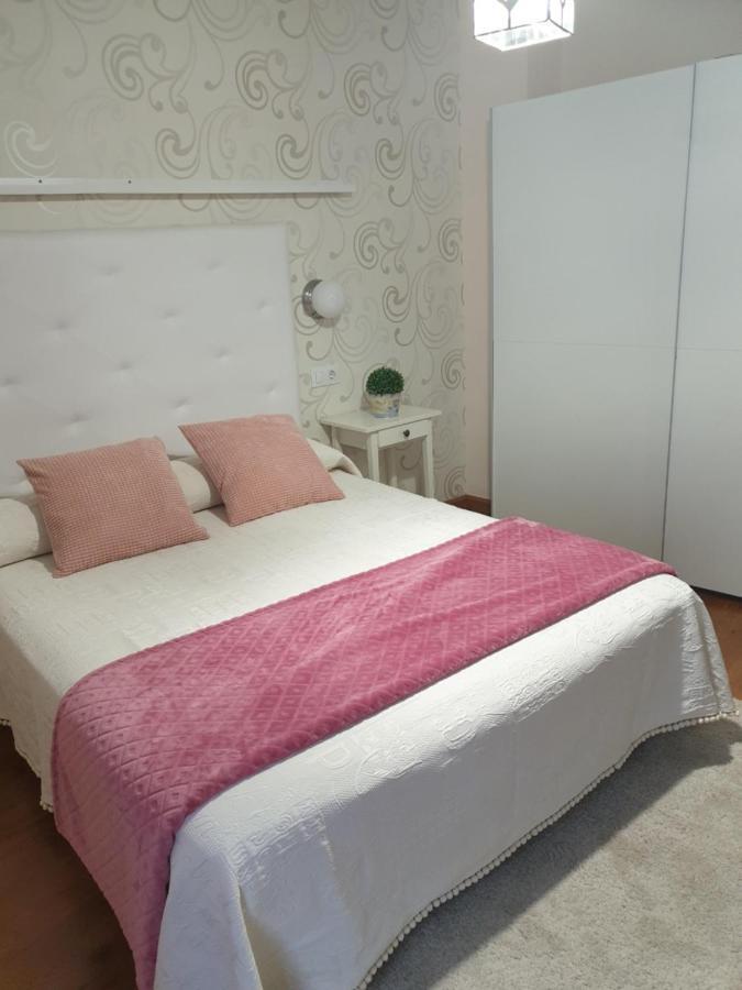 Apartamento Cine Colon Ribadeo Ngoại thất bức ảnh