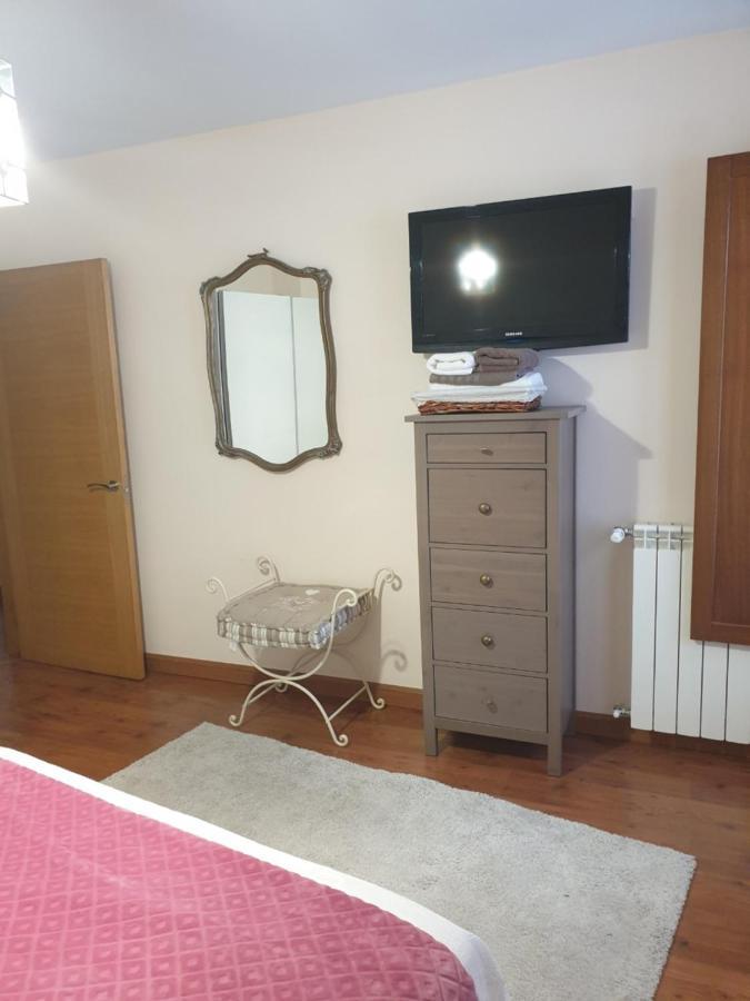 Apartamento Cine Colon Ribadeo Ngoại thất bức ảnh