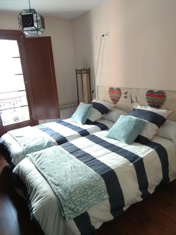 Apartamento Cine Colon Apartment Ribadeo Ngoại thất bức ảnh