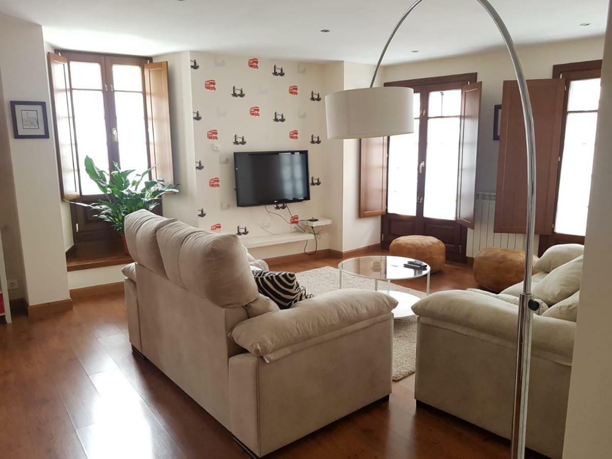 Apartamento Cine Colon Ribadeo Ngoại thất bức ảnh
