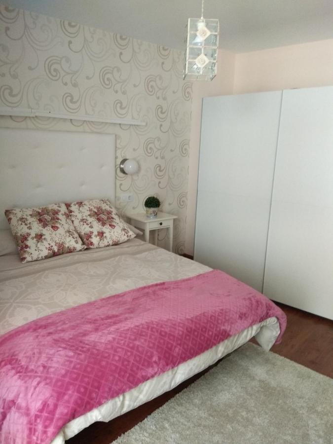 Apartamento Cine Colon Apartment Ribadeo Ngoại thất bức ảnh