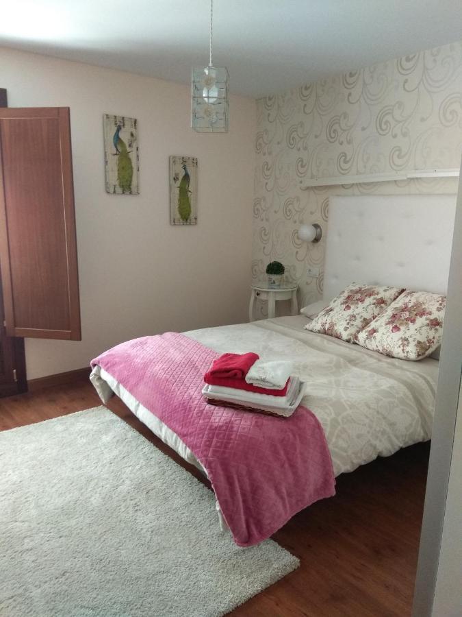 Apartamento Cine Colon Ribadeo Ngoại thất bức ảnh