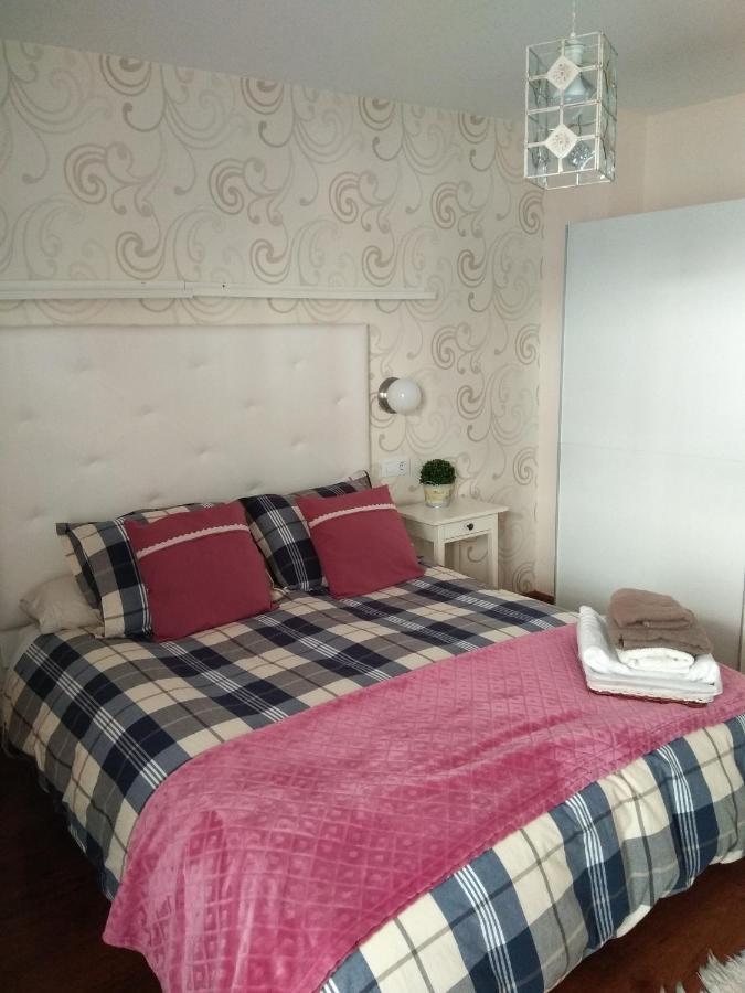 Apartamento Cine Colon Ribadeo Ngoại thất bức ảnh